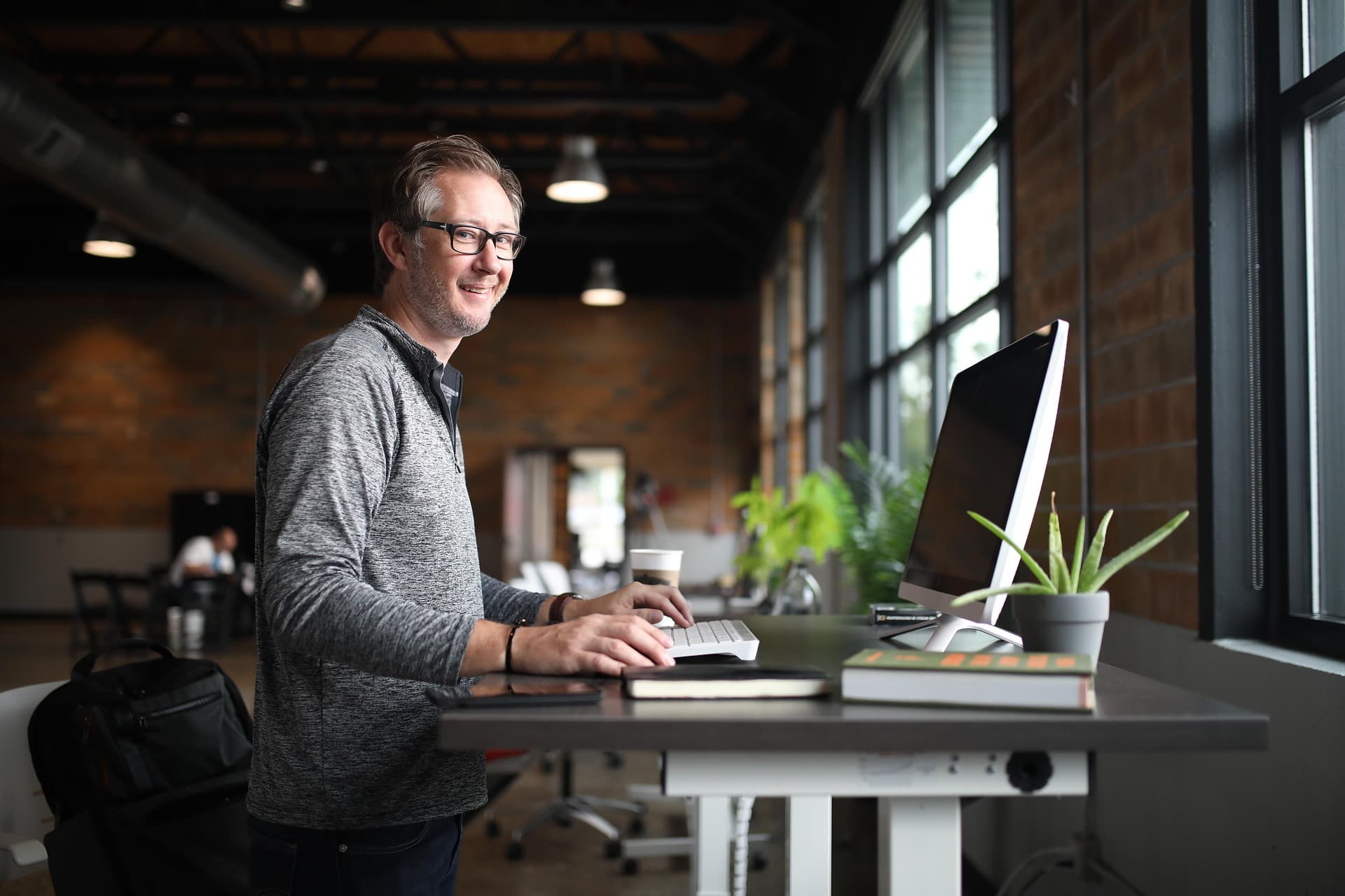 IT_professional_working
