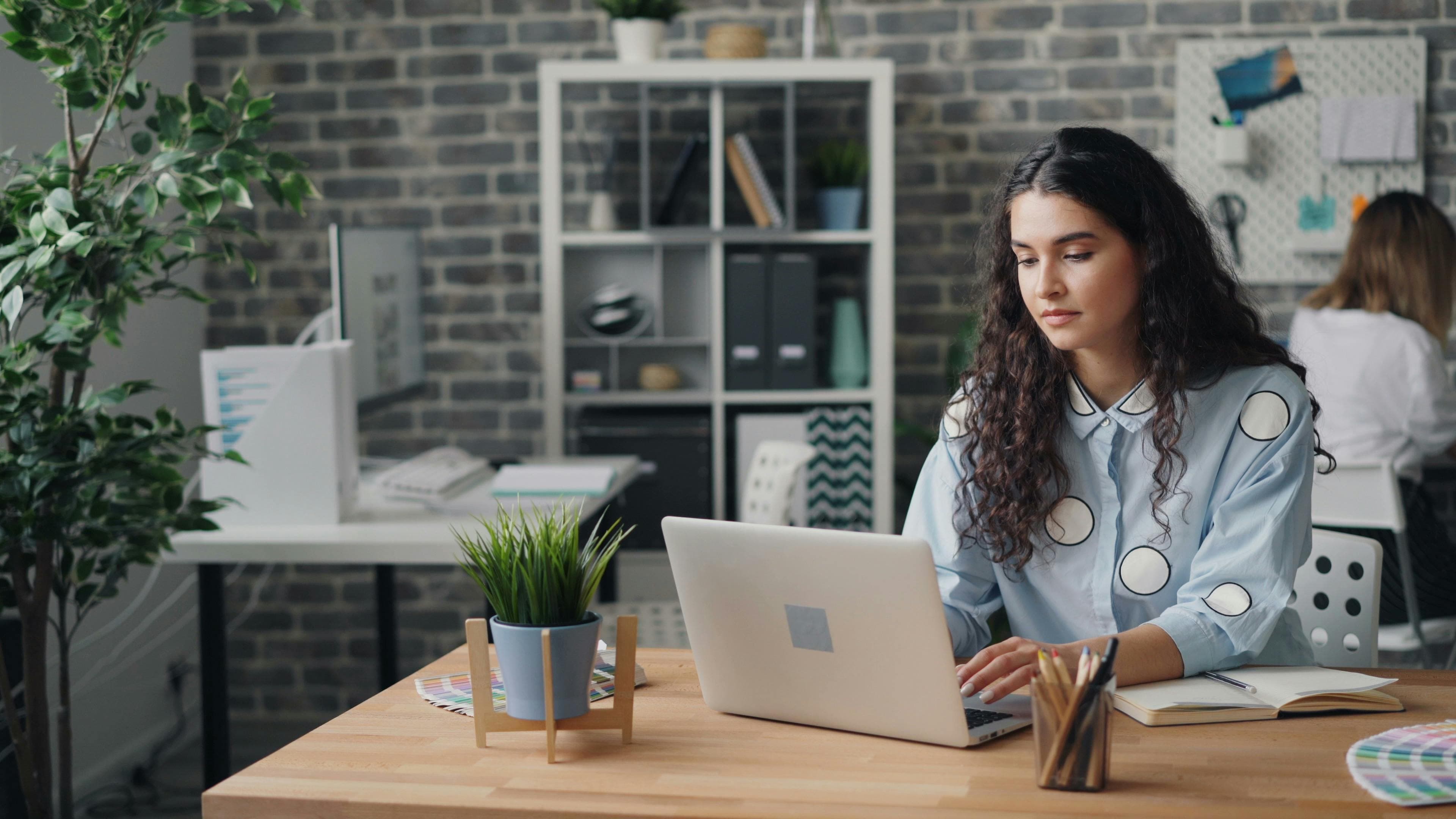 modern-work-woman